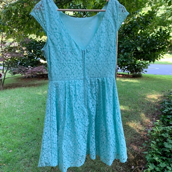 *Donated* Vintage 1950s Inspired Blue Lace Dress with Capped Sleeves and Tulle - Picture 2 of 4